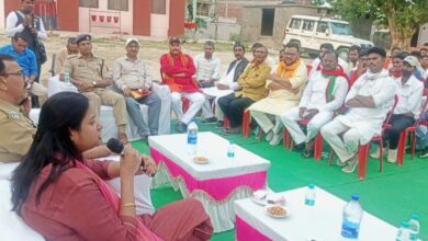Photo of गाजीपुर: निकाय चुनाव को लेकर डीएम का निर्देश- जारी गाइडलाइन के अनुरूप कार्य करें चुनाव लड़ रहें प्रत्याशी