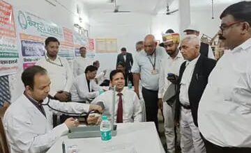 Photo of गाजीपुर : मेडिकल कैम्प में न्यायाधीशों व अधिवक्ताओं का किया गया स्वास्थ्य परीक्षण 