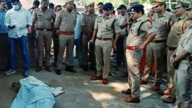 Photo of वाराणसी : अधेड़ की धारदार हथियार से गला रेतकर हत्या, जांच में जुटी पुलिस