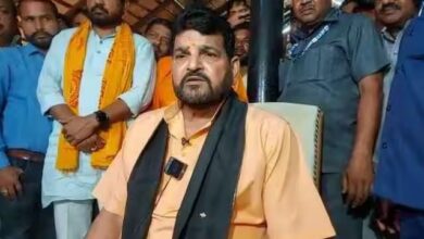 Photo of रावण से भी बड़ा है बृजभूषण का अहंकार…. पहलवानों ने किया पलटवार, कहा- सांसद तो हजारों लेकिन…