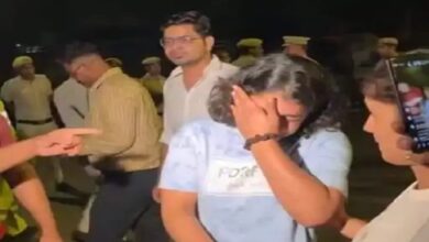 Photo of Wrestler Protest : शराब के नशे में पुलिसकर्मियों ने विरोध कर रहे पहलवानों के साथ की मारपीट