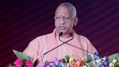 Photo of लखनऊ : सीएम योगी ने खेलो इंडिया यूनिवर्सिटी गेम्स के लोगो और मशाल का किया अनावरण