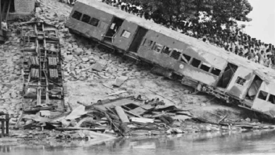 Photo of Bihar Train Accident:-बिहार में बडा रेल हादसा, कई बोगी पटरी से उतरी