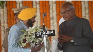 Photo of राज्यपाल ने लिखा सीएम को पत्र, कहा- लंबित विधेयकों पर जल्द लेंगे फैसला!