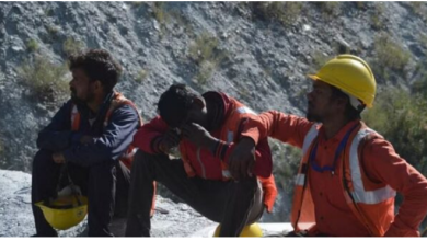 Photo of सिलक्यारा सुरंग: मुझे अपने घर जाना है..बच्चे बिलख रहे उन्हें गले लगाना है…