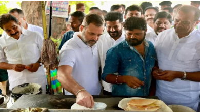 Photo of अजब तरीके अपना रहे प्रत्याशी,कोई डोसा बना रहा,कोई खेतों में कर रहा काम!