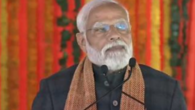 Photo of जम्मू-कश्मीर सिर्फ एक क्षेत्र नहीं,भारत का मस्तक है,परिवारवाद और भ्रष्टाचारियों ने किया बर्बाद: पीएम मोदी