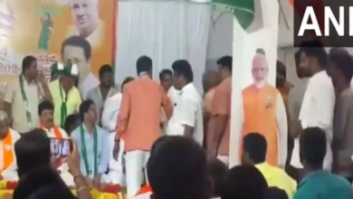 Photo of तुमकुरु में चल रही थी बीजेपी और जेडीएस कार्यकर्ताओं की बैठक