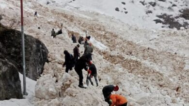 Photo of गौरीकुंड-केदारनाथ पैदल मार्ग पर हिमखंड टूटा