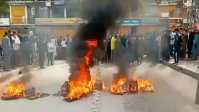 Photo of PoK में गृहयुद्ध जैसे हालात, पाकिस्तानी फौज के साथ कश्मीरियों के टकराव में एक अधिकारी की मौत