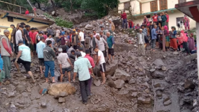 Photo of उत्तरकाशी और पौड़ी में गरज के साथ मूसलाधार बारिश, दो सड़कें बहीं