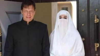 Photo of इमरान खान और उनकी पत्नी को पाकिस्तान कोर्ट से झटका