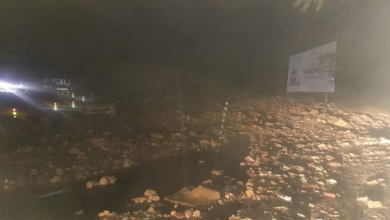 Photo of उत्तराखंड: मसूरी में भारी बारिश से सड़क पर मलबा, यातायात बाधित