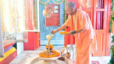 Photo of श्रावण मास के पहले सोमवार सीएम योगी ने किए महादेव के दर्शन