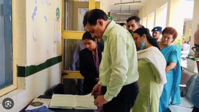 Photo of पौड़ी के जिला अस्पताल का निरीक्षण करने पहुंचे गढ़वाल कमिश्नर