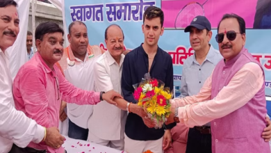 Photo of उत्तराखंड लौटे बैडमिंटन खिलाड़ी लक्ष्य सेन, हल्द्वानी में हुआ जोरदार स्वागत