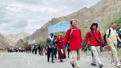 Photo of ‘लद्दाख की मेहनत लाई रंग’: 16 दिन बाद दिल्ली में सोनम वांगचुक का अनशन खत्म