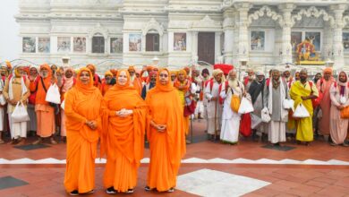 Photo of 14,000 महात्माओं और निराश्रित विधवा माताओं को प्रेम मंदिर और कीर्ति मंदिर में दी गयी सहायता सामग्री