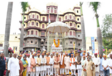 Photo of कैबिनेट की बैठक शुरू, पटिए पर बैठे सीएम, देवी अहिल्या की प्रतिमा रखी सामने