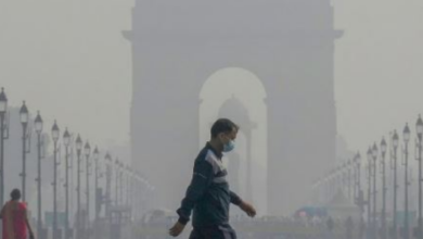 Photo of दिल्ली: आनंद विहार में AQI 400 के पार, लोगों को घर से निकलना हुआ मुश्किल