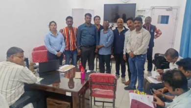 Photo of मंदसौर में डाकघर पर ईओडब्ल्यू की कार्रवाई, कर्मचारी 15 हजार रुपये की रिश्वत लेते गिरफ्तार