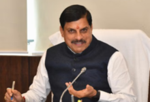 Photo of नागपुर में सड़कों पर उतरे किसान, कर्ज माफी को लेकर बंद किया नेशनल हाइवे