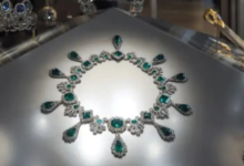 Photo of फ्रांस में फिल्मी स्टाइल में चोरी, म्यूजियम से 800 करोड़ के गहने गायब