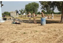 Photo of भिवानी में गला रेतकर की व्यक्ति की हत्या, खेत में बने कमरे के बाहर मिला फेंका शव