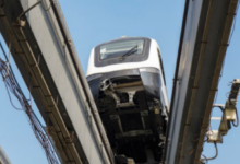 Photo of मुंबई परीक्षण के दौरान मोनोरेल ट्रेन एकतरफ झुकी