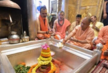 Photo of वाराणसी: सीएम योगी ने विश्वनाथ धाम और बाबा कालभैरव के किए दर्शन