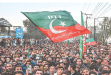 Photo of पीओके में पाकिस्तान के विरुद्ध सड़कों पर जेन-जी, प्रदर्शन कर रहे छात्रों पर फायरिंग से बढ़ा बवाल