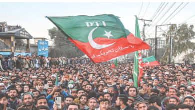 Photo of पीओके में पाकिस्तान के विरुद्ध सड़कों पर जेन-जी, प्रदर्शन कर रहे छात्रों पर फायरिंग से बढ़ा बवाल