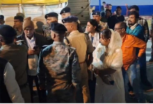 Photo of सासाराम में स्ट्रांग रूम पर हंगामा, मतगणना स्थल में ट्रक घुसने से मची अफरातफरी