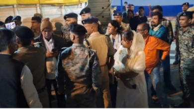 Photo of सासाराम में स्ट्रांग रूम पर हंगामा, मतगणना स्थल में ट्रक घुसने से मची अफरातफरी