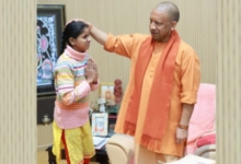 Photo of कानपुर से पैदल पहुंची दिव्यांग खुशी से मुख्यमंत्री ने की मुलाकात… 