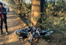 Photo of गोहपारू थाना क्षेत्र में तेज रफ्तार बाइक पेड़ से टकराई, युवक की दर्दनाक मौत