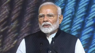 Photo of पीएम मोदी के बंगाल दौरे में मौसम बना बाधा, कम विजिबिलटी के कारण नादिया में लैंड नहीं हुआ हेलीकॉप्टर