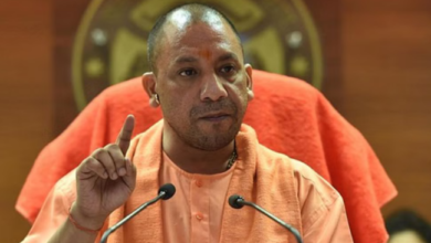 Photo of सीएम योगी की चेतावनी: आदतन यातायात नियम तोड़ने वालों के जब्त हों लाइसेंस, वाहन सीज करें