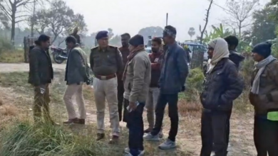Photo of  लीची के बागान में मिला मजदूर का शव, इलाके में सनसनी; सड़क हादसा या हत्या?