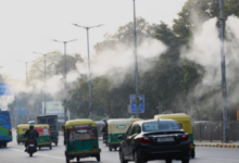 Photo of दिल्ली में सांसों का ‘आपातकाल’: गंभीर श्रेणी में पहुंची फिजा, कई इलाकों में 500 के करीब एक्यूआई