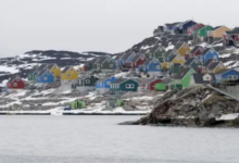 Photo of दुनिया का सबसे बड़ा द्वीप, लेकिन एक भी सड़क नहीं? Greenland से जुड़े 10 फैक्ट्स कर देंगे आपको हैरान