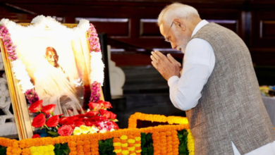 Photo of महात्मा गांधी की 78वीं पुण्यतिथि आज, पीएम मोदी समेत इन नेताओं ने बापू को किया नमन