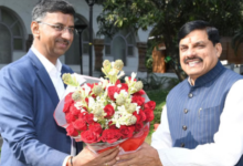 Photo of मोहन का मिडनाइट मैसेज- फिर ताकतवर बने मनीष सिंह और वर्णवाल, 2026 के रोडमैप पर सीएम गंभीर