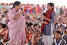 Photo of दुर्गा अष्टमी पर दिल्ली सरकार का बेटियों को उपहार, सीएम रेखा ने 1100 छात्राओं को बांटी साइकिल