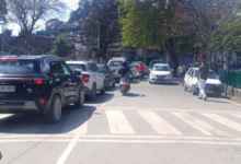 Photo of ईद के बाद नैनीताल में बढ़ा ट्रैफिक का दबाव, दोपहिया वाहनों पर रोक