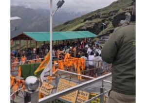 तुंगनाथ धाम में उमड़ी श्रद्धालुओं की भारी भीड़, पुलिस ने जारी किए दिशा-निर्देश