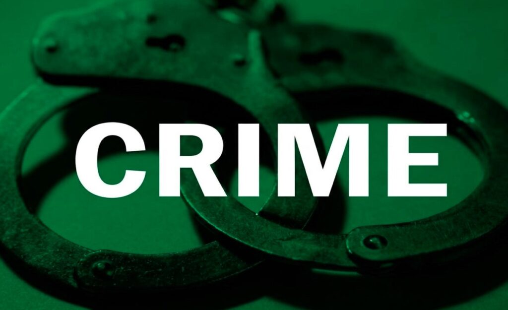 कार निकालने को लेकर हुआ विवाद, सड़क पर भिड़े दो पक्ष; पुलिस जांच में जुटी