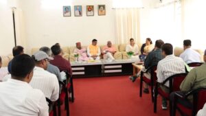 मानसून से पूर्व सभी तैयारियां पूर्ण रखें, संवेदनशील क्षेत्रों पर विशेष निगरानी रखें- प्रभारी मंत्री मदन कौशिक