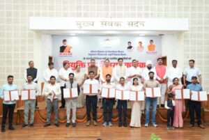 मुख्यमंत्री धामी ने चयनित 221 अभ्यर्थियों को बांटे नियुक्ति पत्र