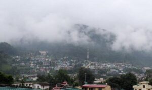 उत्तराखंड में बदला मौसम का मिजाज, कई जिलों में बारिश और बिजली गिरने का येलो अलर्ट